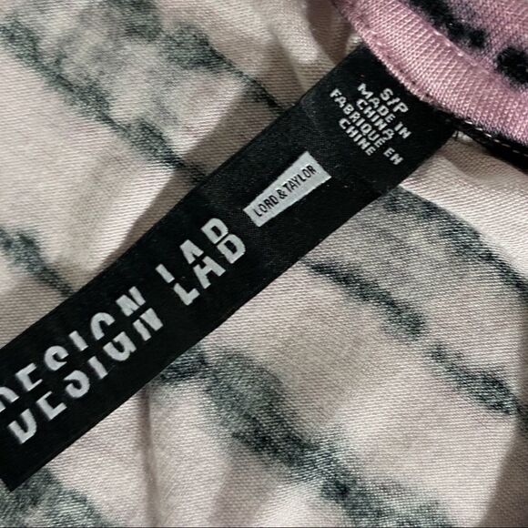 $5$ add on- DESIGN LAB pink & black tie dye crop. - Picture 4 of 7